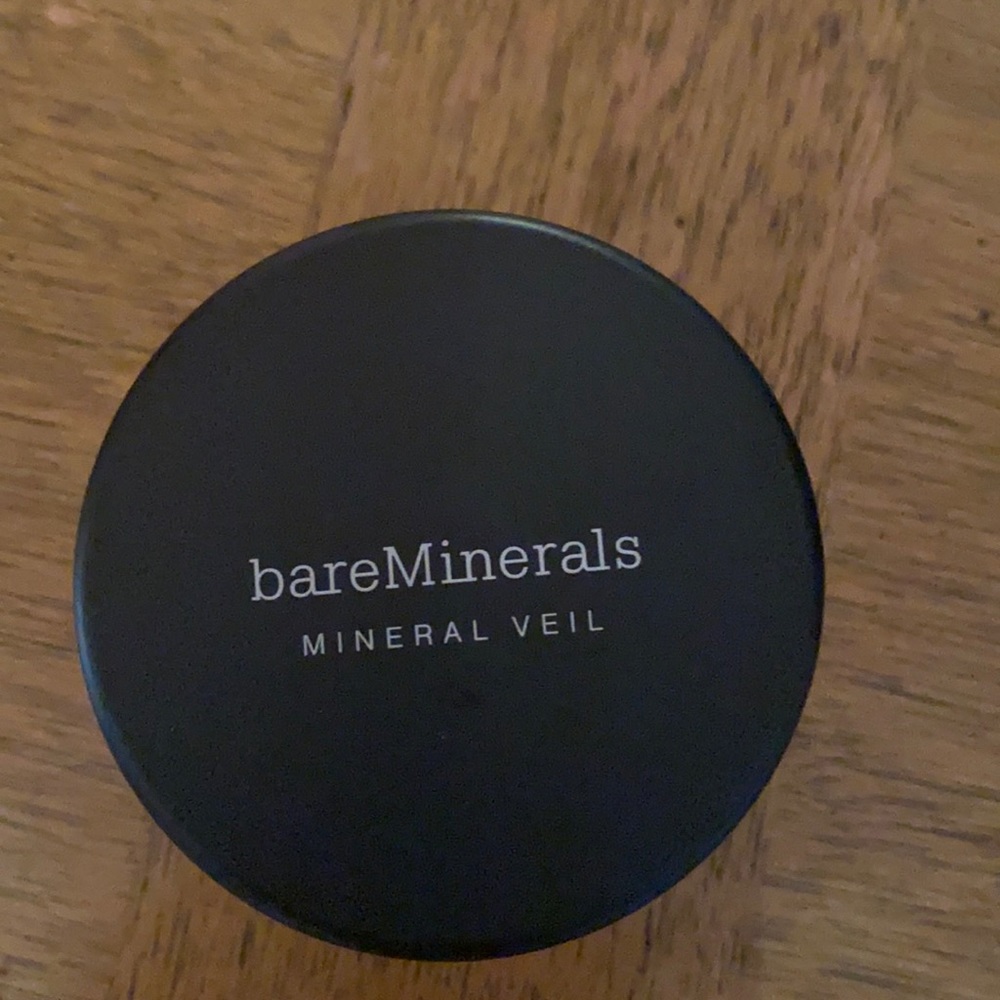 New,full size bare minerals mineral veil